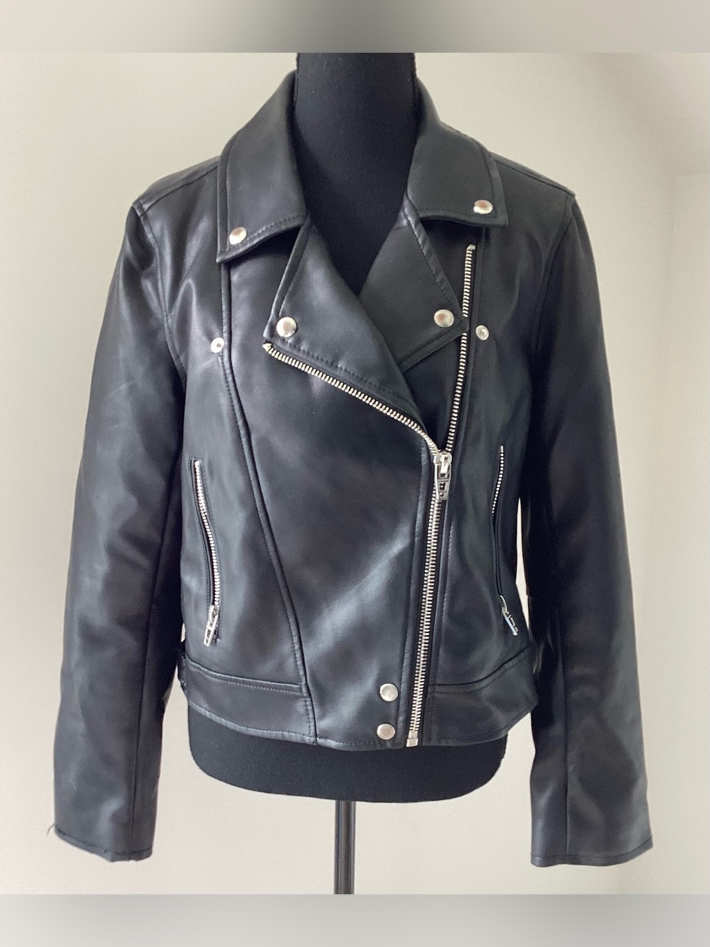 BLANKNYC Black Vegan Leather Moto Jacket Biker Edgy Chic Women’s Medium‎